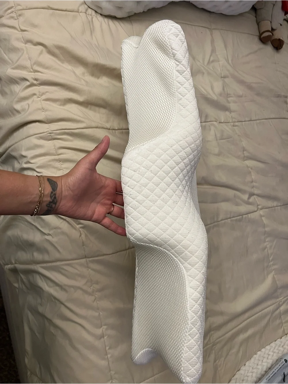 Ergonomic Contour Support Pillow in White